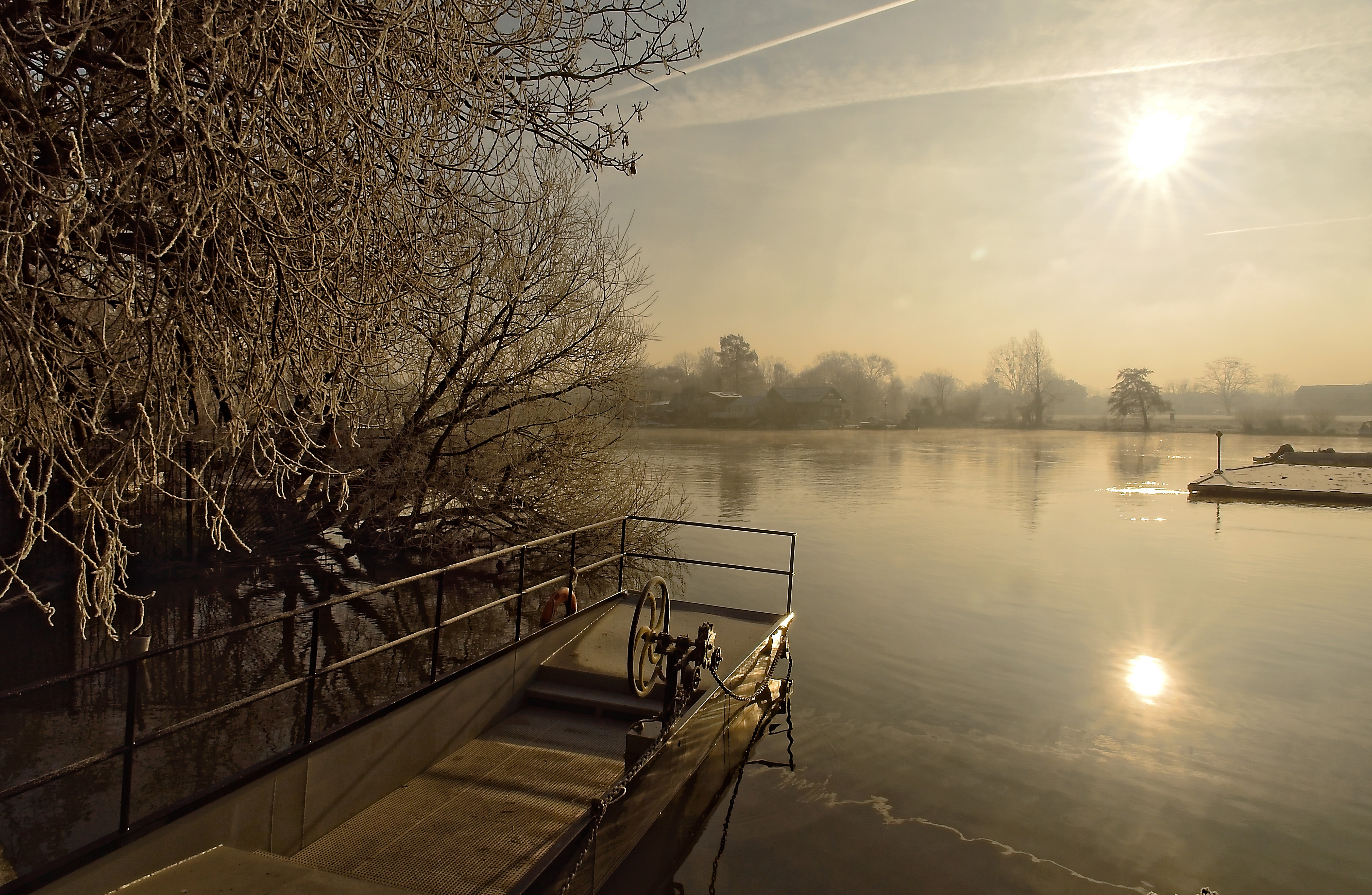 Frosty Morning on Hampton Riverside